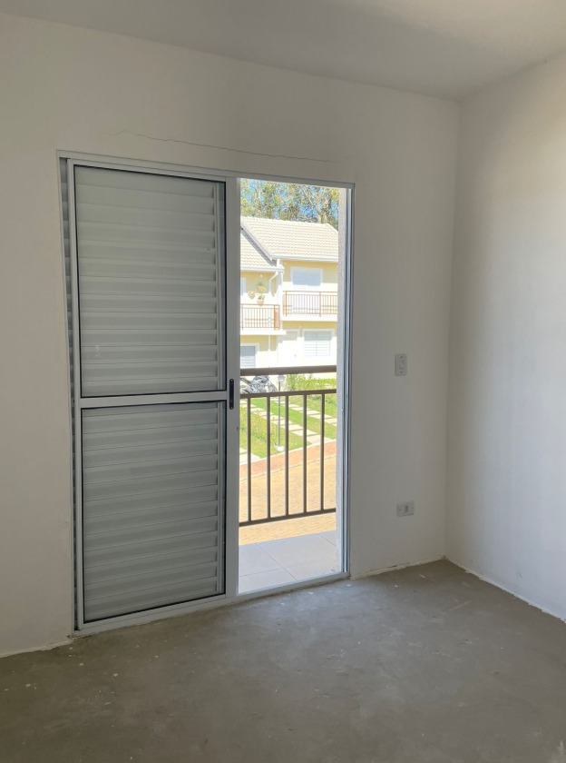 Casa com 02 Quartos - Condomínio Residencial Ilha de Malta - Cotia/SP