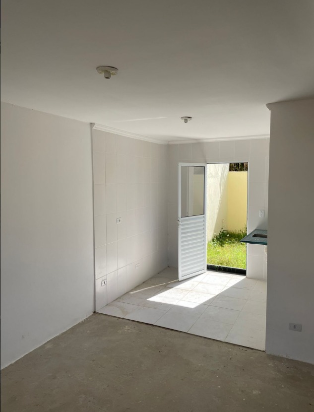 Casa com 02 Quartos - Condomínio Residencial Ilha de Malta - Cotia/SP