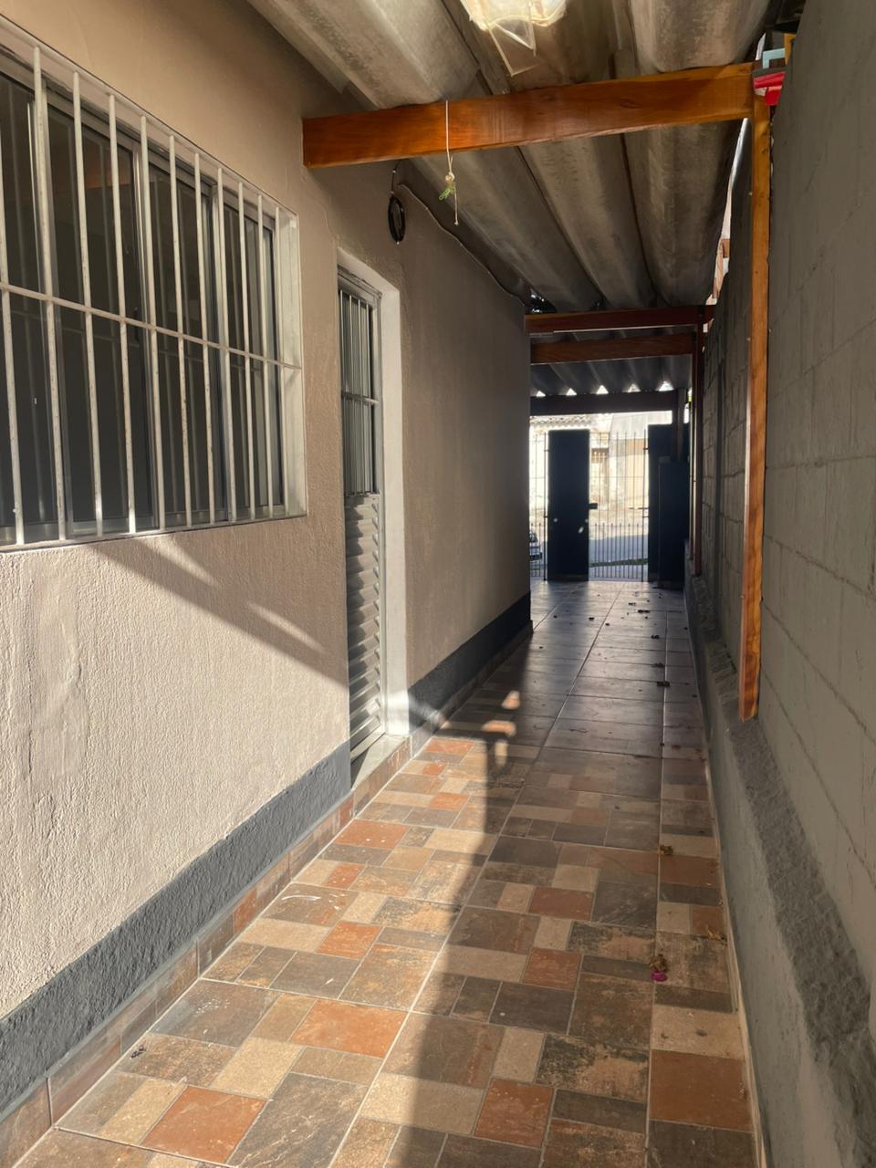 Casa com 02 Quartos - Jardim Sabiá - Cotia/SP