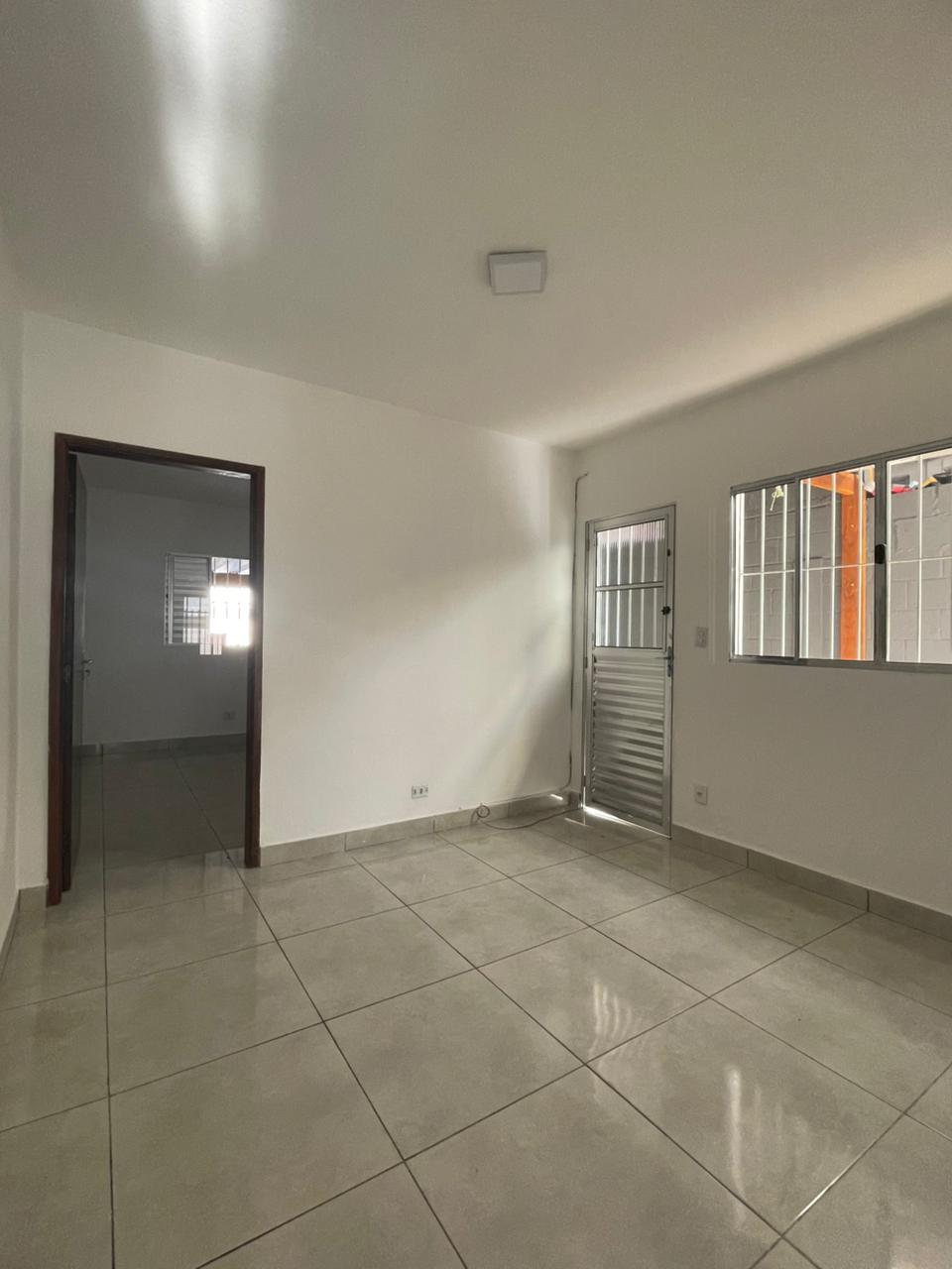 Casa com 02 Quartos - Jardim Sabiá - Cotia/SP