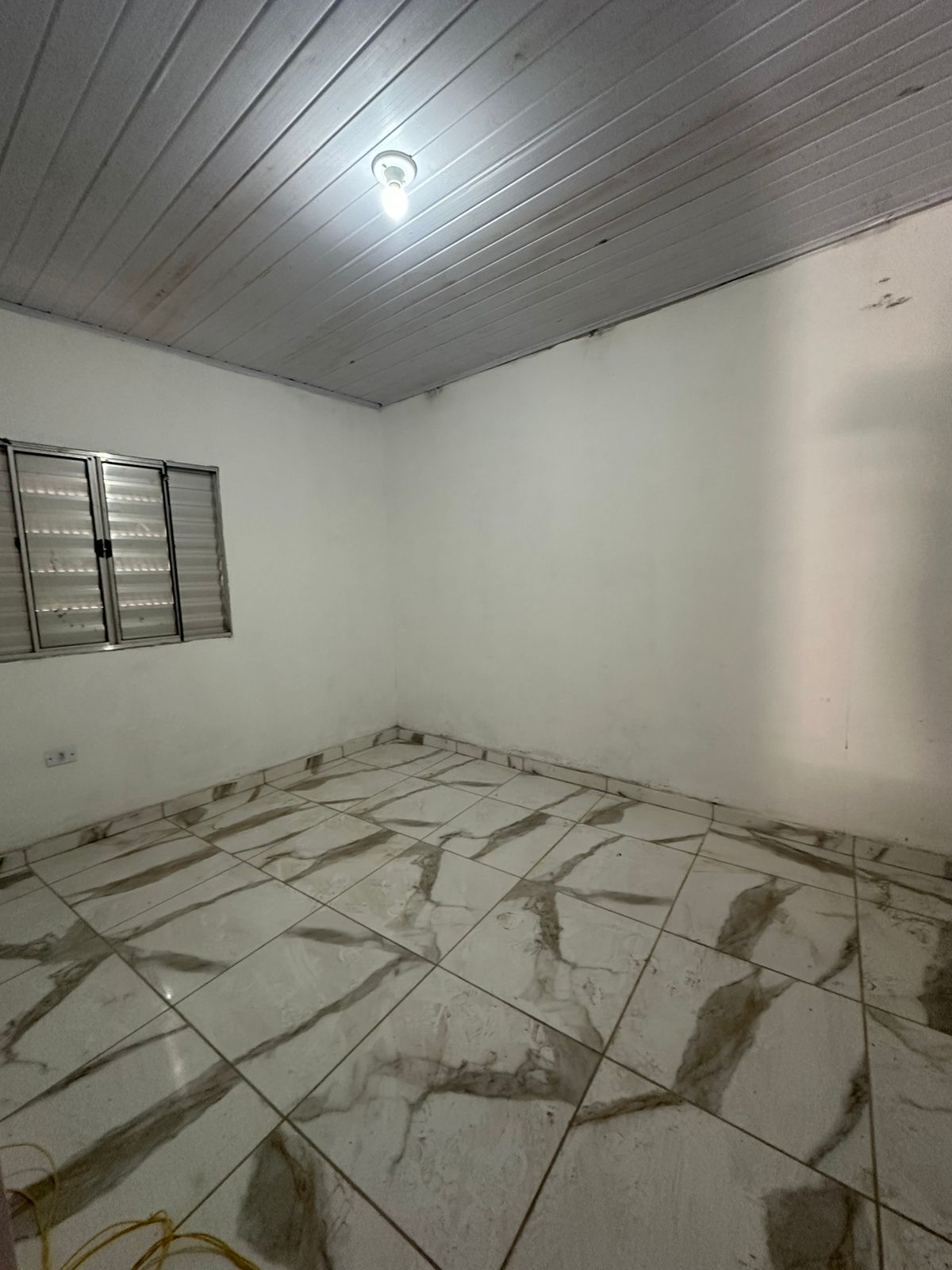 Casa com 02 Quartos - Jardim Nara Lúcia - Cotia/SP