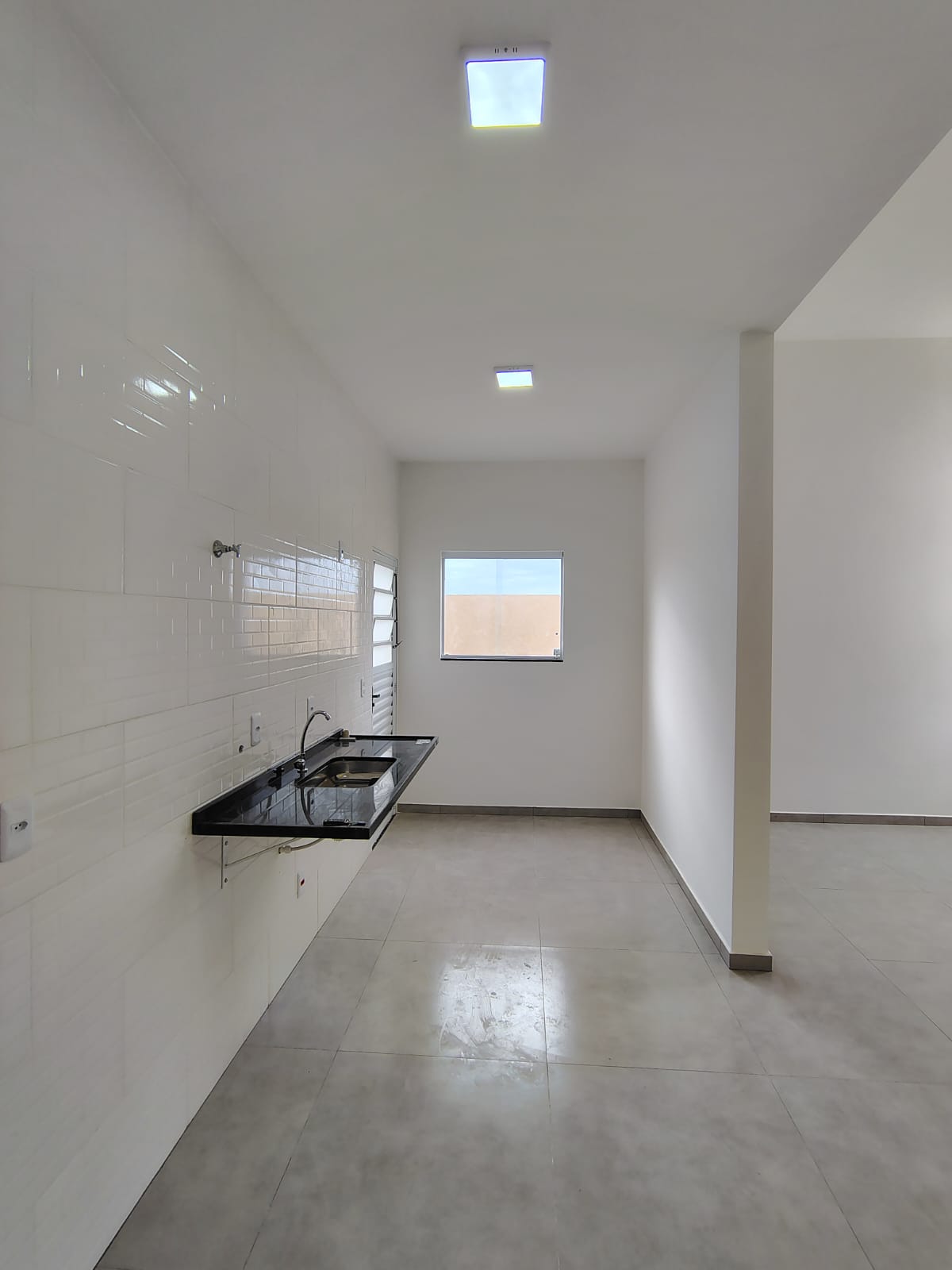 Casa com 03 Quartos - Condomínio Lago Dos Pássaros - Cotia/SP