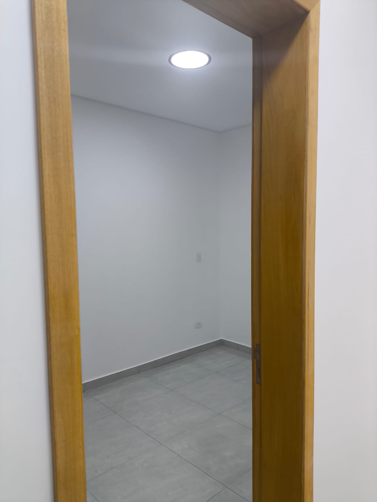 Casa com 03 Quartos - Condomínio Lago Dos Pássaros - Cotia/SP