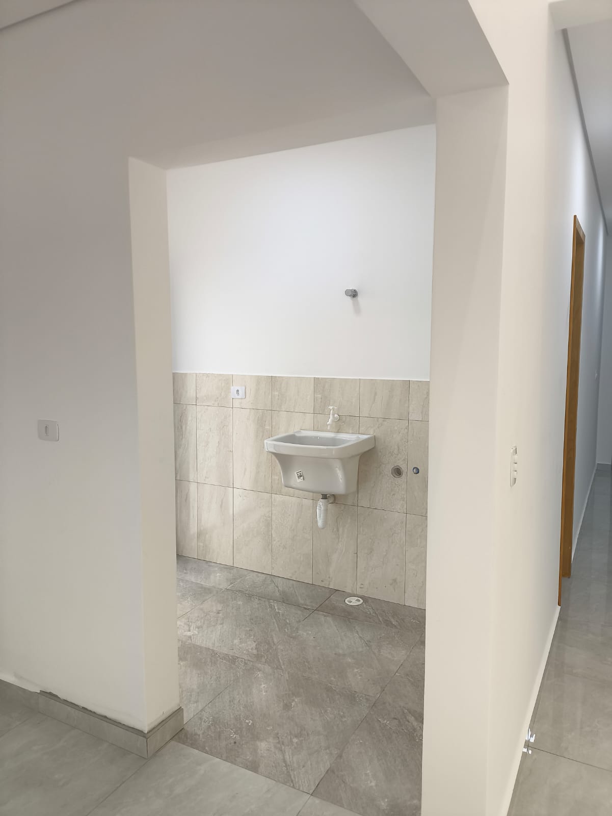 Casa com 03 Quartos - Condomínio Lago Dos Pássaros - Cotia/SP