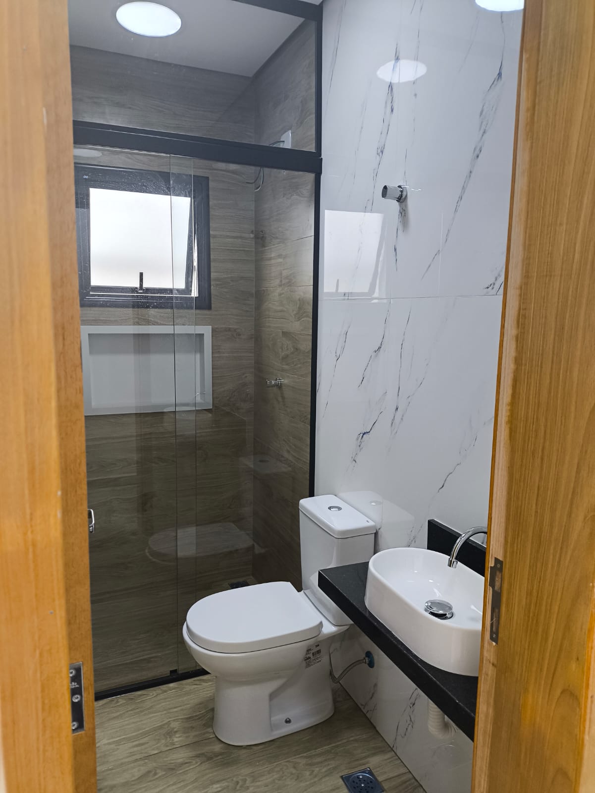 Casa com 03 Quartos - Condomínio Lago Dos Pássaros - Cotia/SP