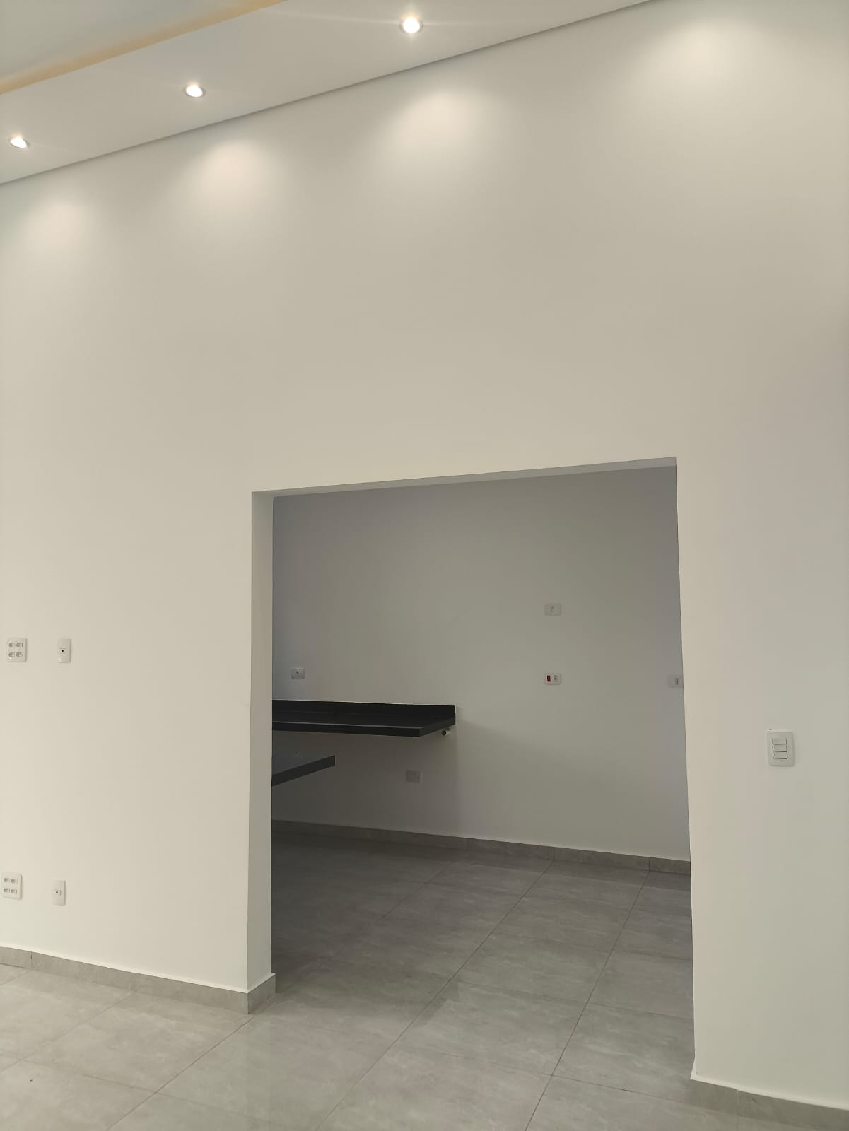 Casa com 03 Quartos - Condomínio Lago Dos Pássaros - Cotia/SP