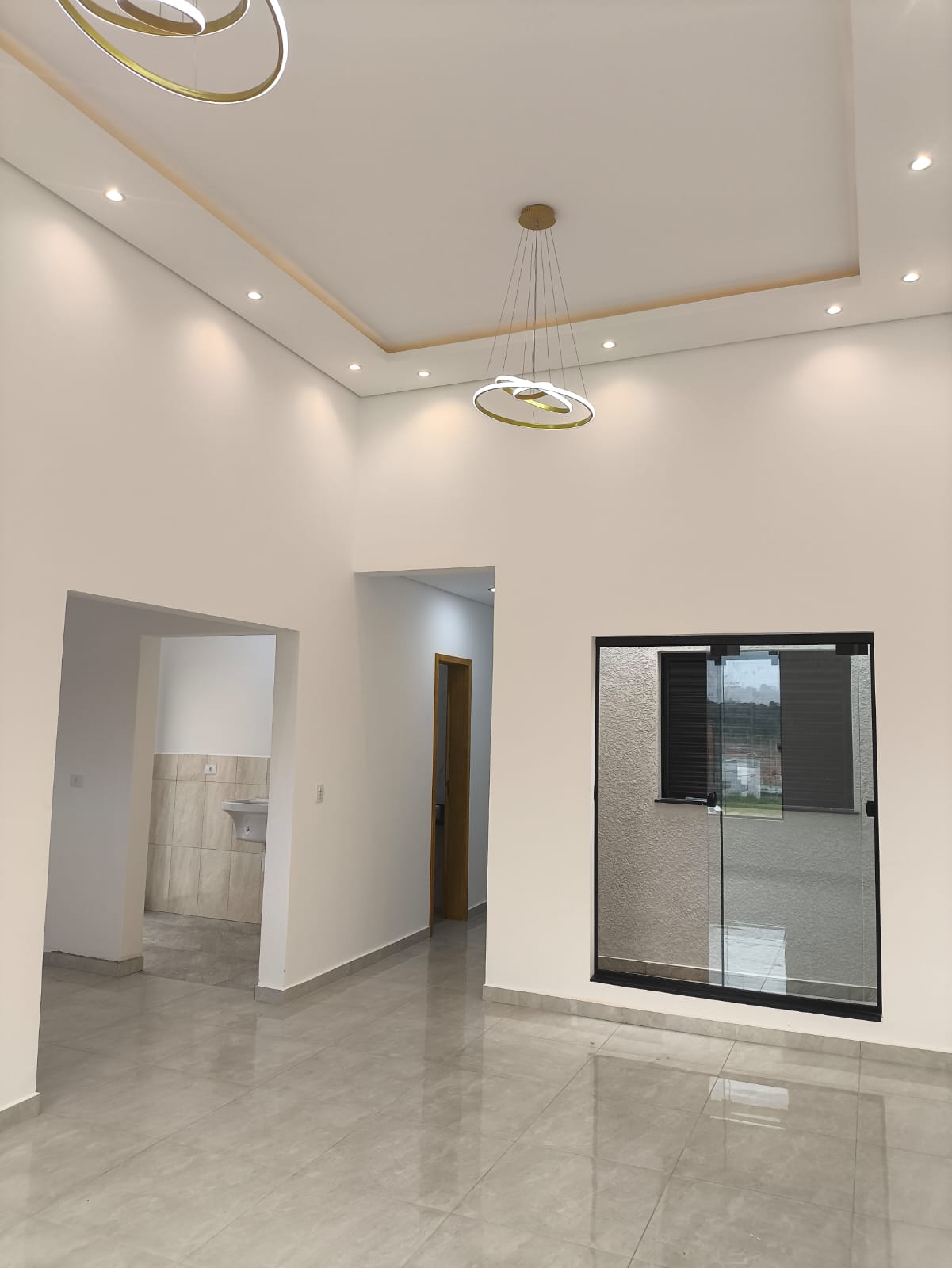 Casa com 03 Quartos - Condomínio Lago Dos Pássaros - Cotia/SP