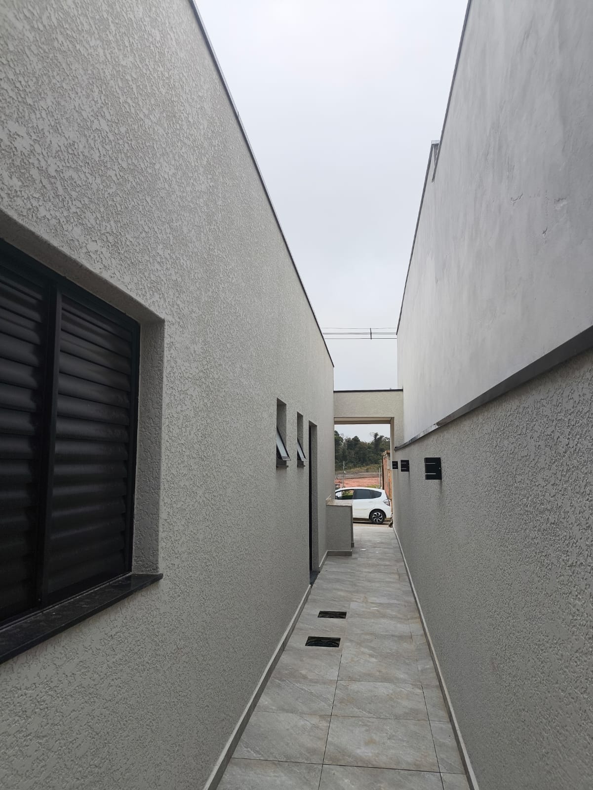 Casa com 03 Quartos - Condomínio Lago Dos Pássaros - Cotia/SP