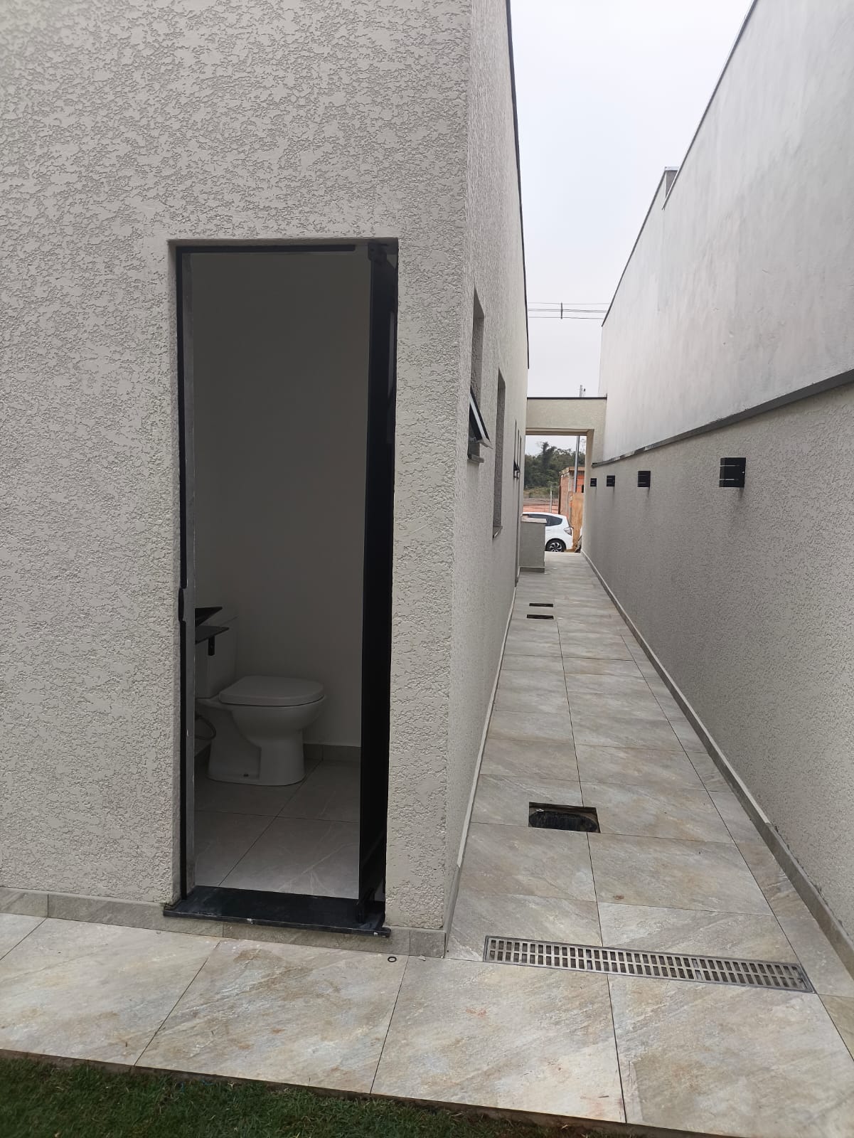 Casa com 03 Quartos - Condomínio Lago Dos Pássaros - Cotia/SP