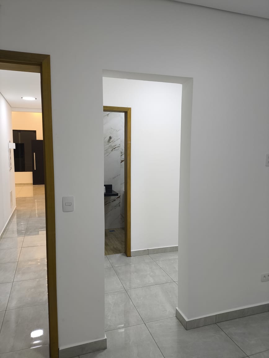 Casa com 03 Quartos - Condomínio Lago Dos Pássaros - Cotia/SP