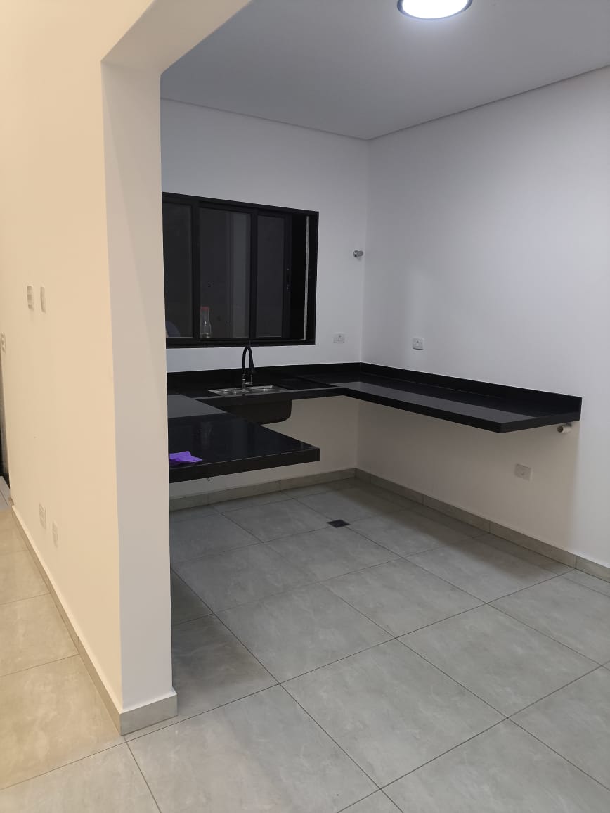 Casa com 03 Quartos - Condomínio Lago Dos Pássaros - Cotia/SP