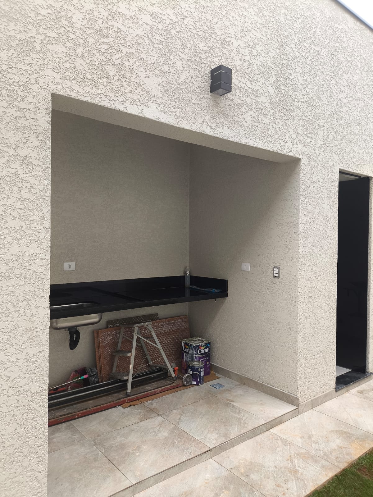 Casa com 03 Quartos - Condomínio Lago Dos Pássaros - Cotia/SP