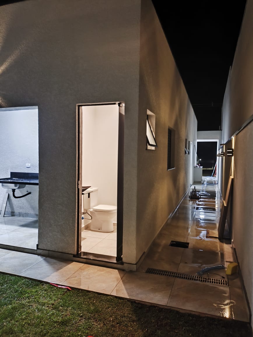 Casa com 03 Quartos - Condomínio Lago Dos Pássaros - Cotia/SP