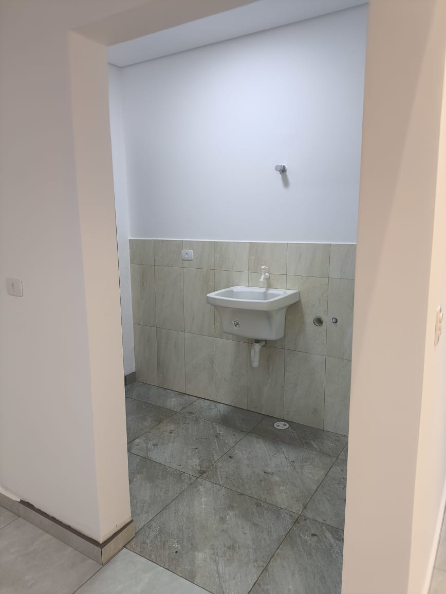 Casa com 03 Quartos - Condomínio Lago Dos Pássaros - Cotia/SP