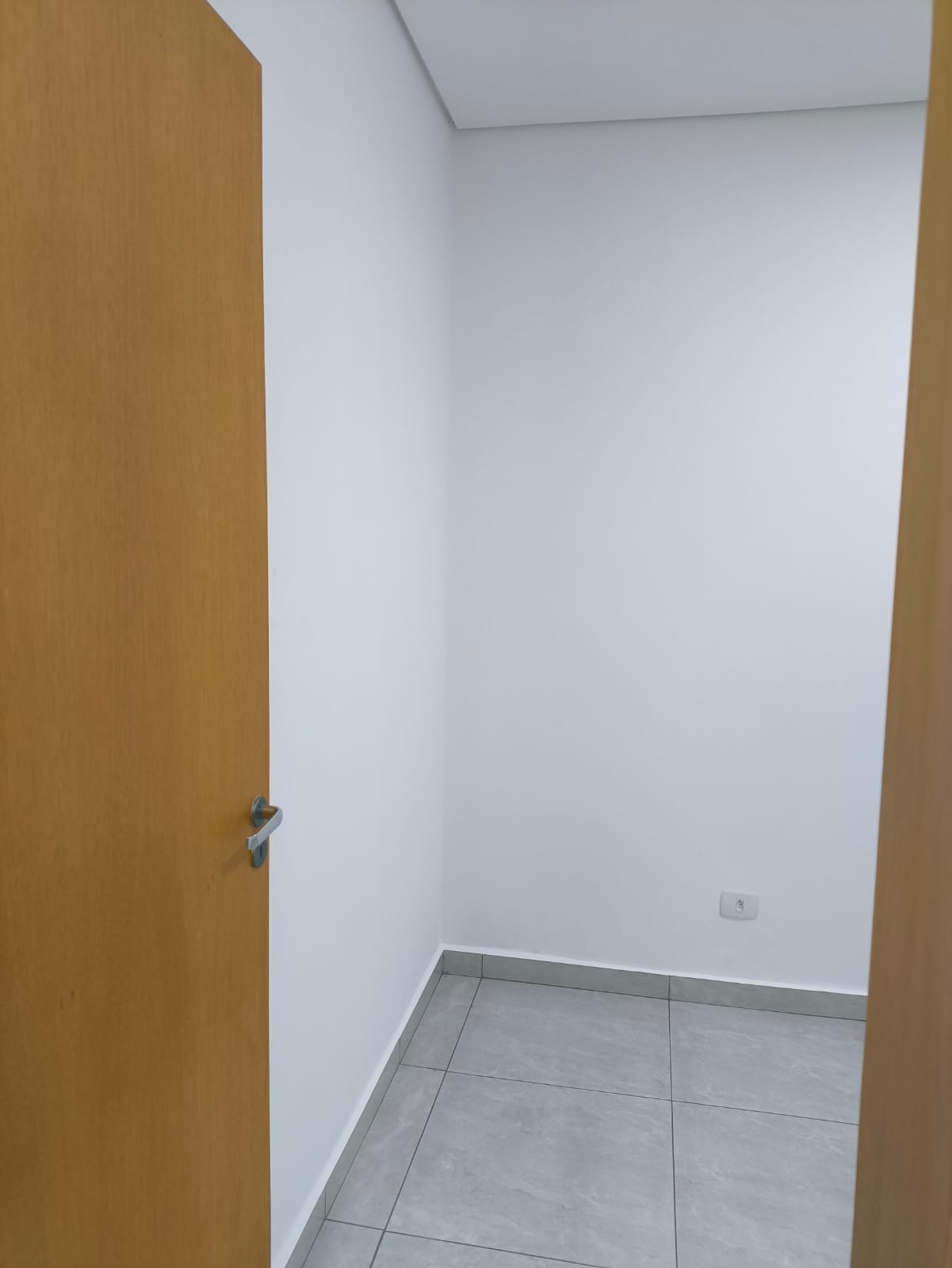 Casa com 03 Quartos - Condomínio Lago Dos Pássaros - Cotia/SP