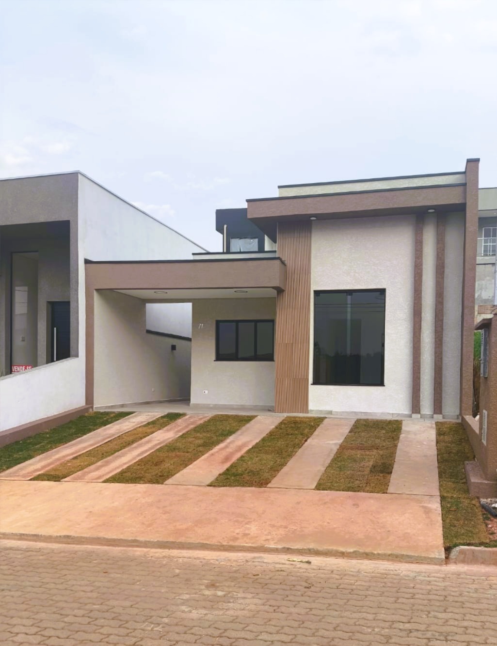 Casa com 03 Quartos - Condomínio Lago Dos Pássaros - Cotia/SP