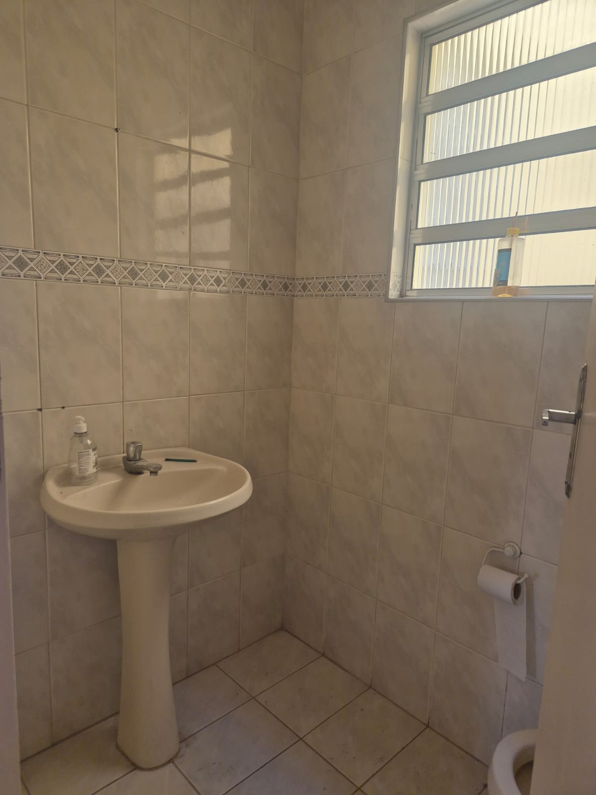 Casa com 02 Quartos - Jardim dos Ipês - Cotia/SP