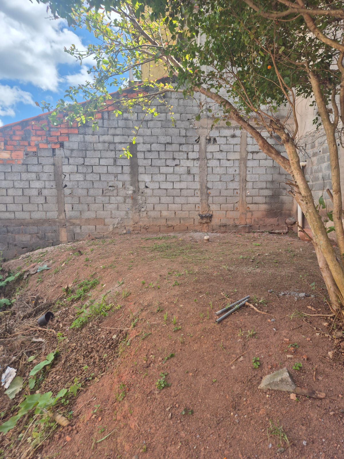 Casa com 02 Quartos - Jardim dos Ipês - Cotia/SP