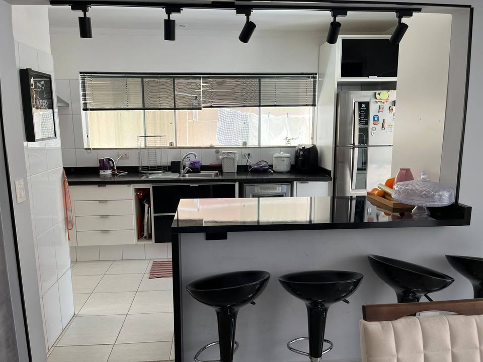 Casa, 4 quartos, 242 m² - Foto 6