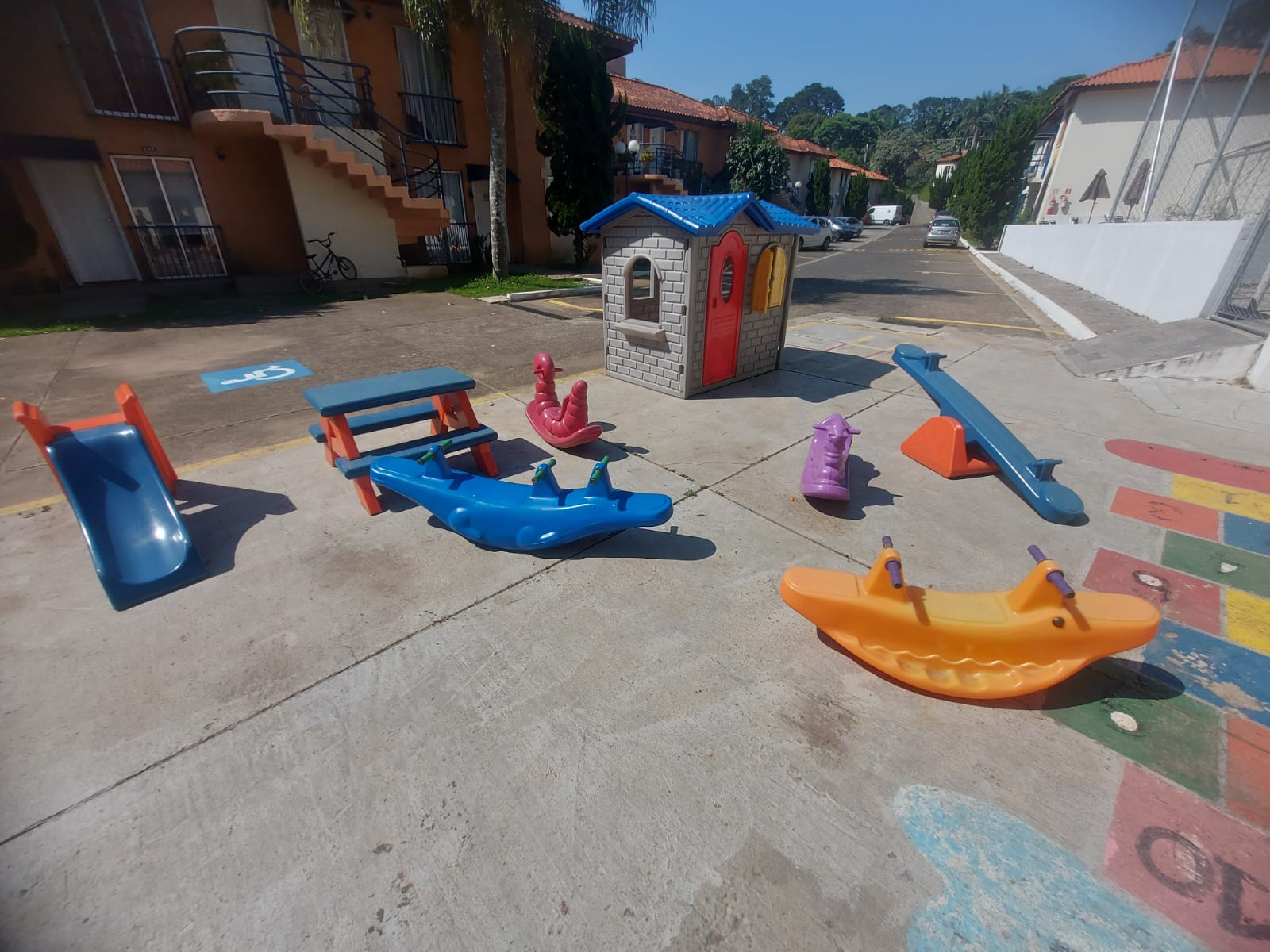 Casa com 02 Quartos - Condomínio Villagio Valle Verde - Cotia/SP