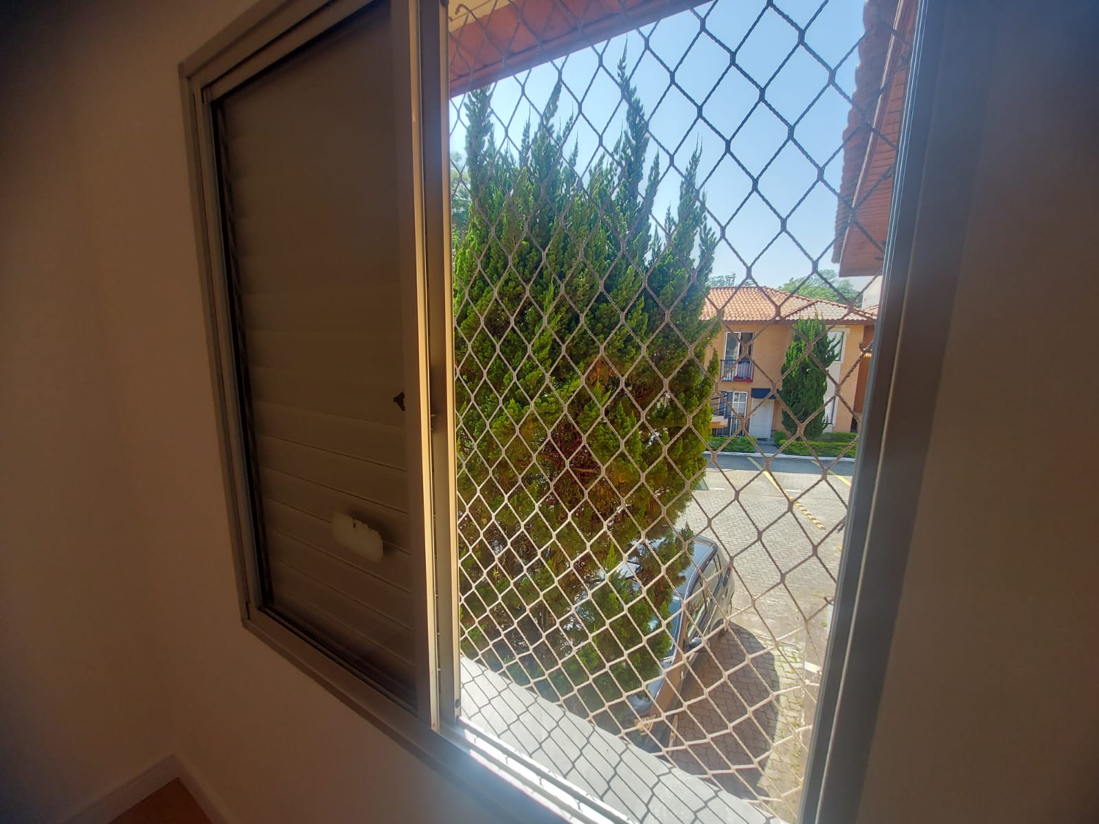 Casa com 02 Quartos - Condomínio Villagio Valle Verde - Cotia/SP