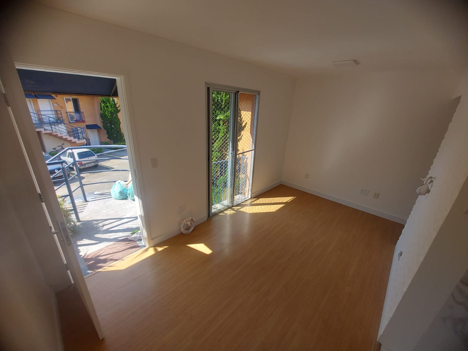 Casa com 02 Quartos - Condomínio Villagio Valle Verde - Cotia/SP