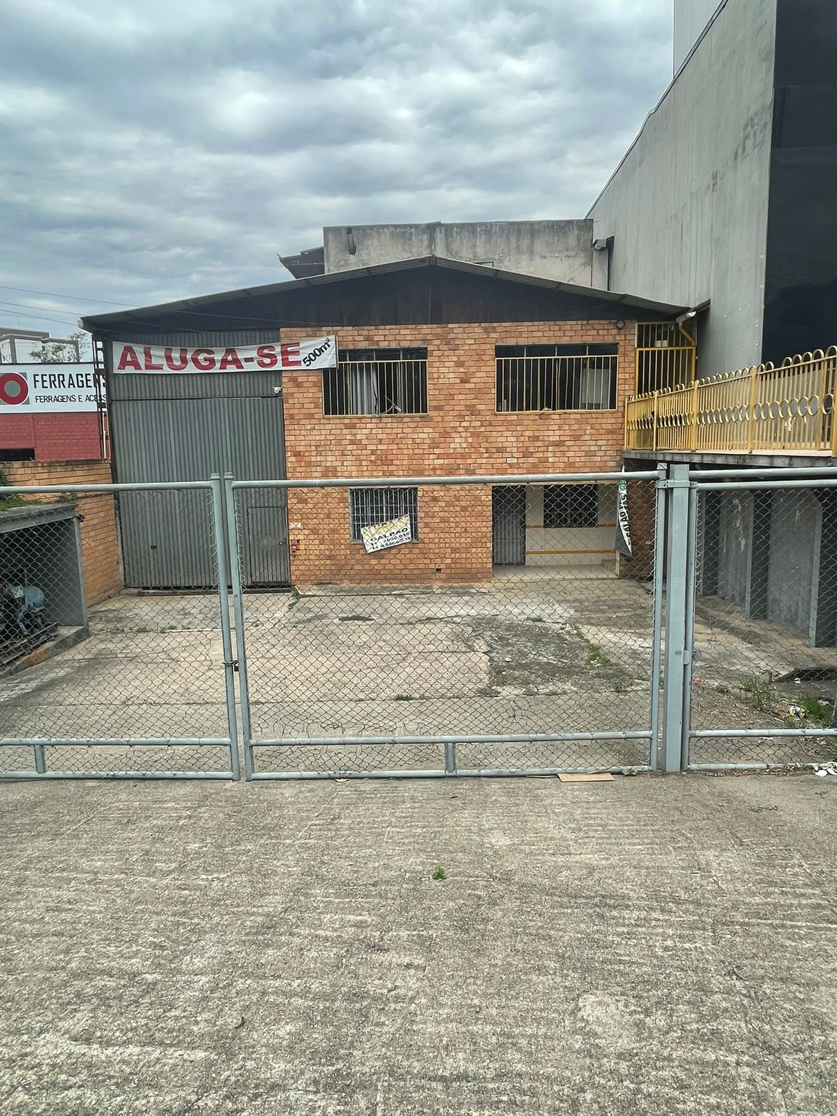 Galpão com 420m² - Jardim do Sabia - Cotia/SP