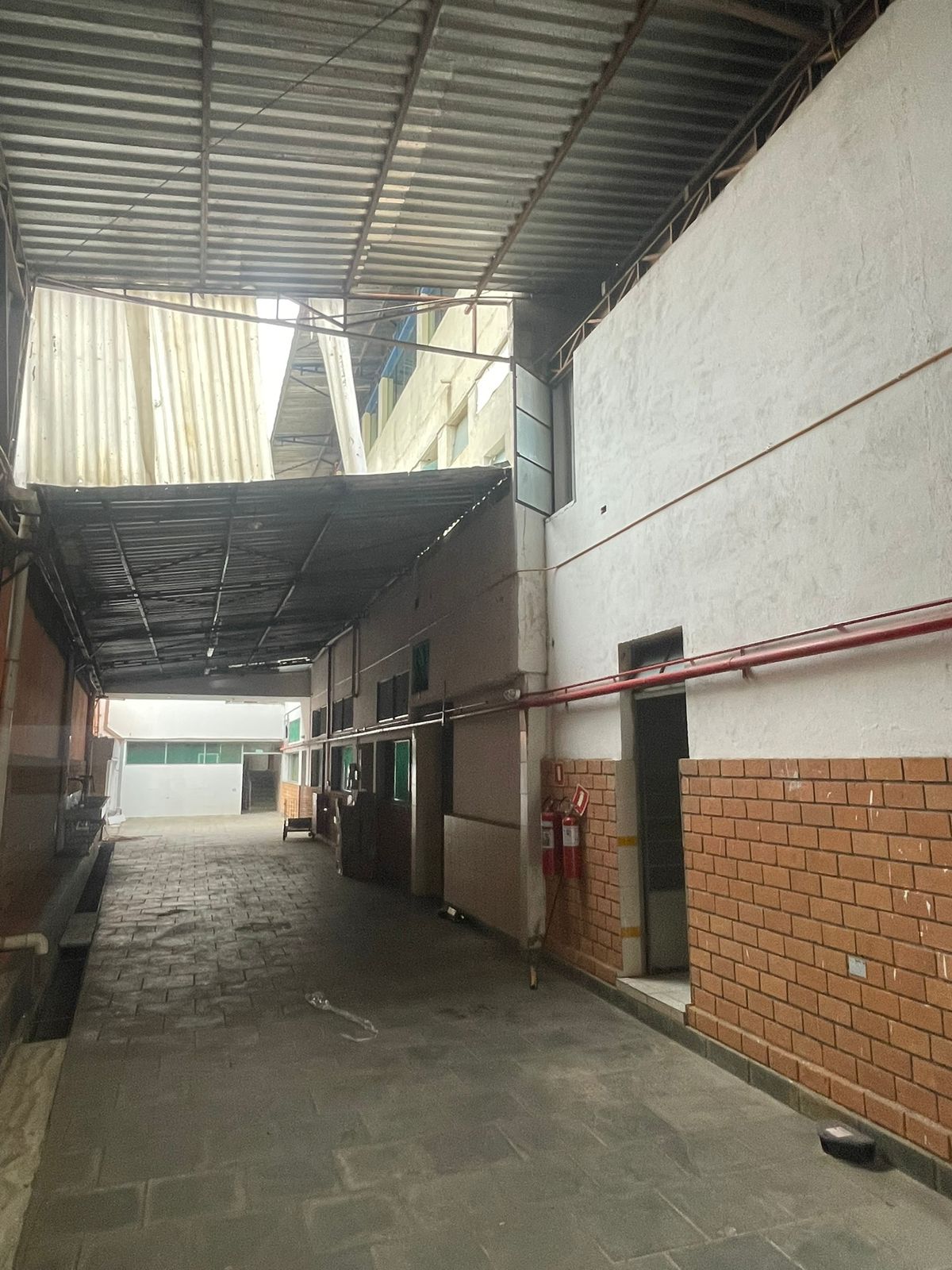 Galpão com 420m² - Jardim do Sabia - Cotia/SP