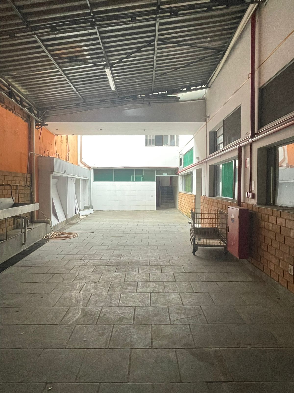 Galpão com 420m² - Jardim do Sabia - Cotia/SP