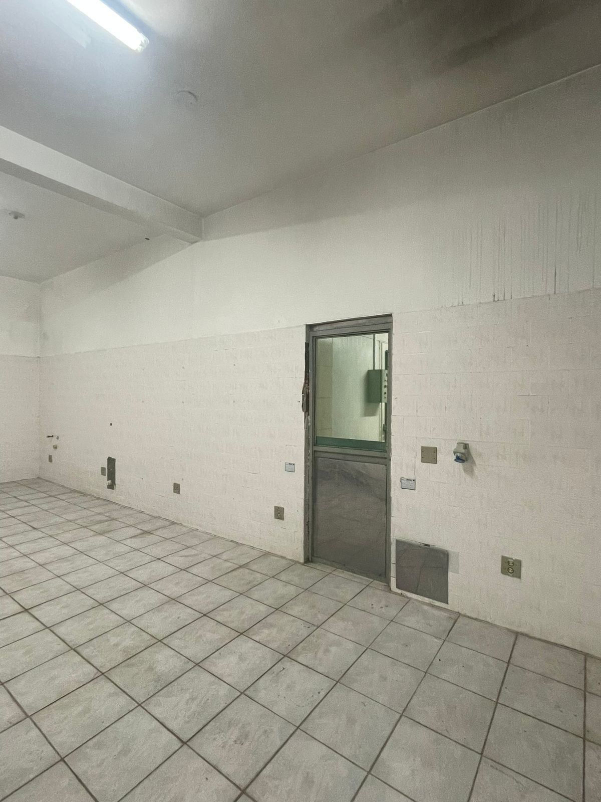 Galpão com 420m² - Jardim do Sabia - Cotia/SP