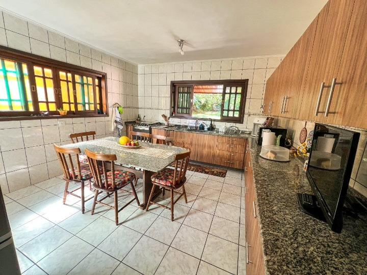 Casa, 4 quartos, 253 m² - Foto 4