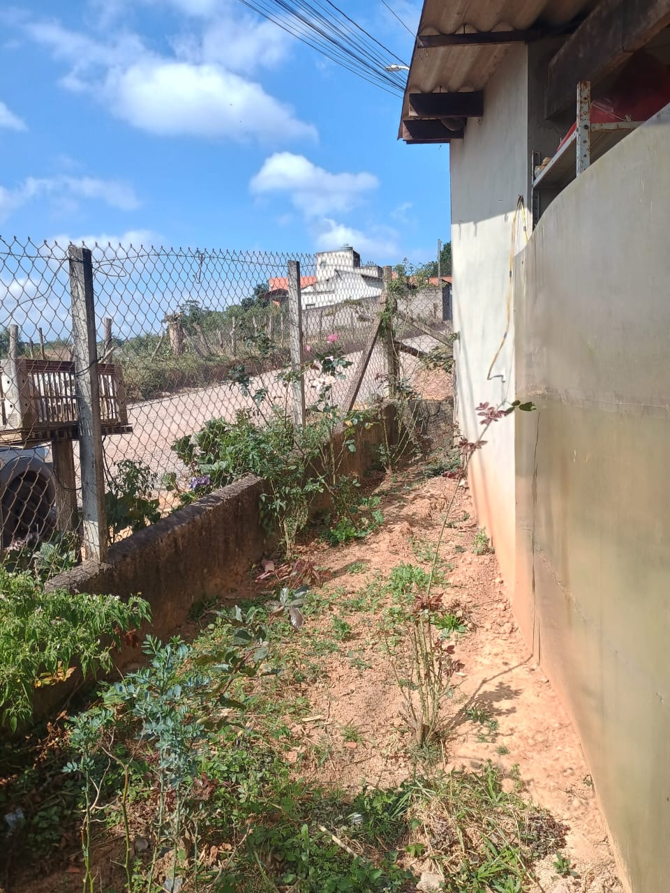 Casa  3 Quartos sendo 01 suíte em 500m2 de terreno- Caucaia do Alto - Cotia _ SP