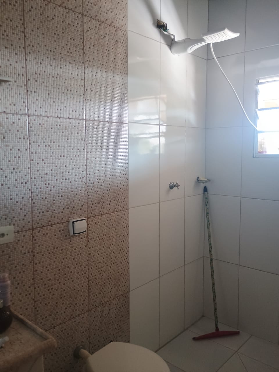 Casa  3 Quartos sendo 01 suíte em 500m2 de terreno- Caucaia do Alto - Cotia _ SP