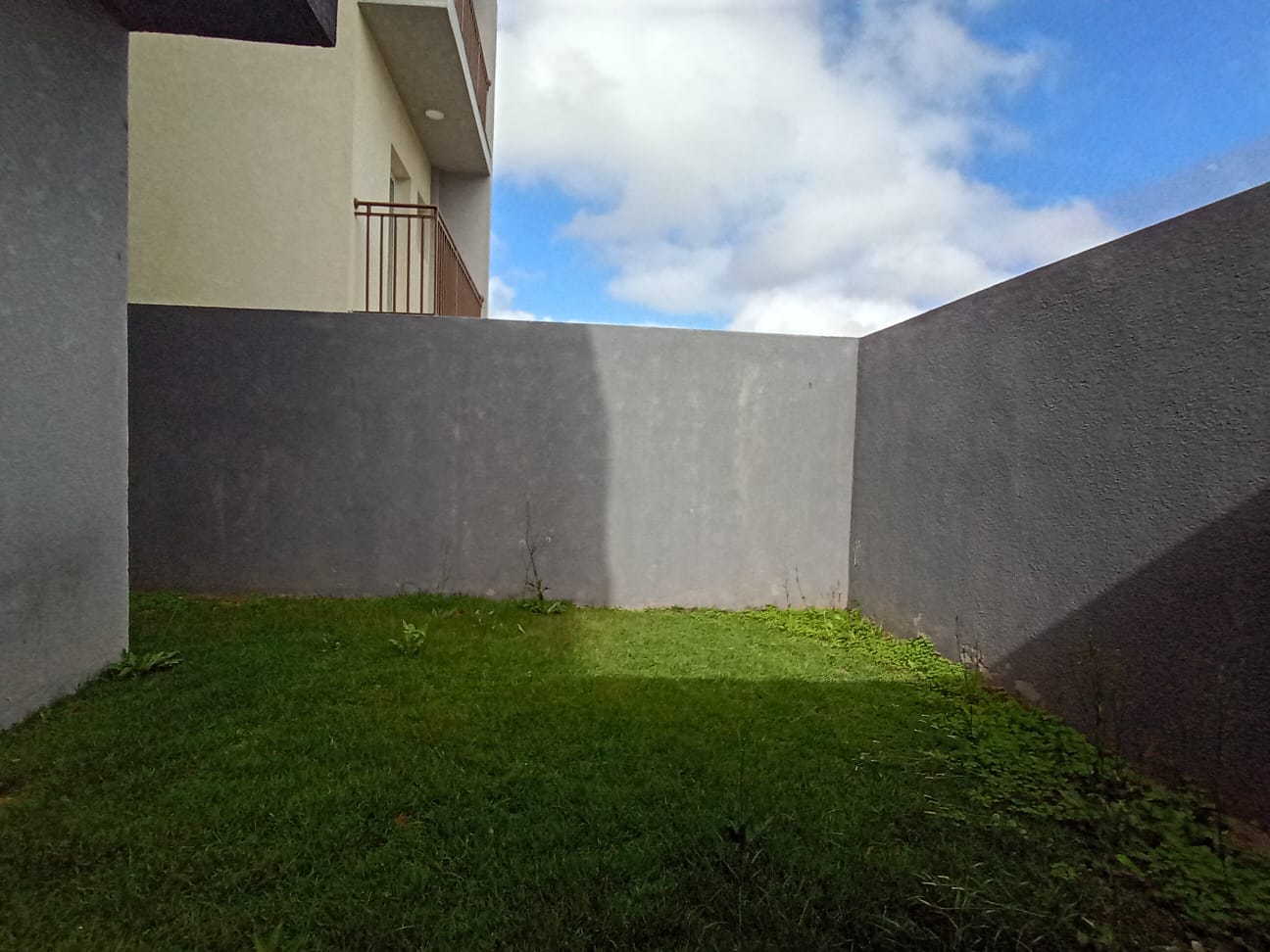 Novissima Casa com 03 Quartos sendo 01 Suíte -Terra Nobre Granja Vianna - Cotia/SP