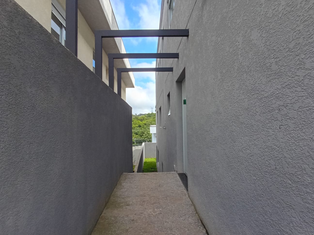 Novissima Casa com 03 Quartos sendo 01 Suíte -Terra Nobre Granja Vianna - Cotia/SP