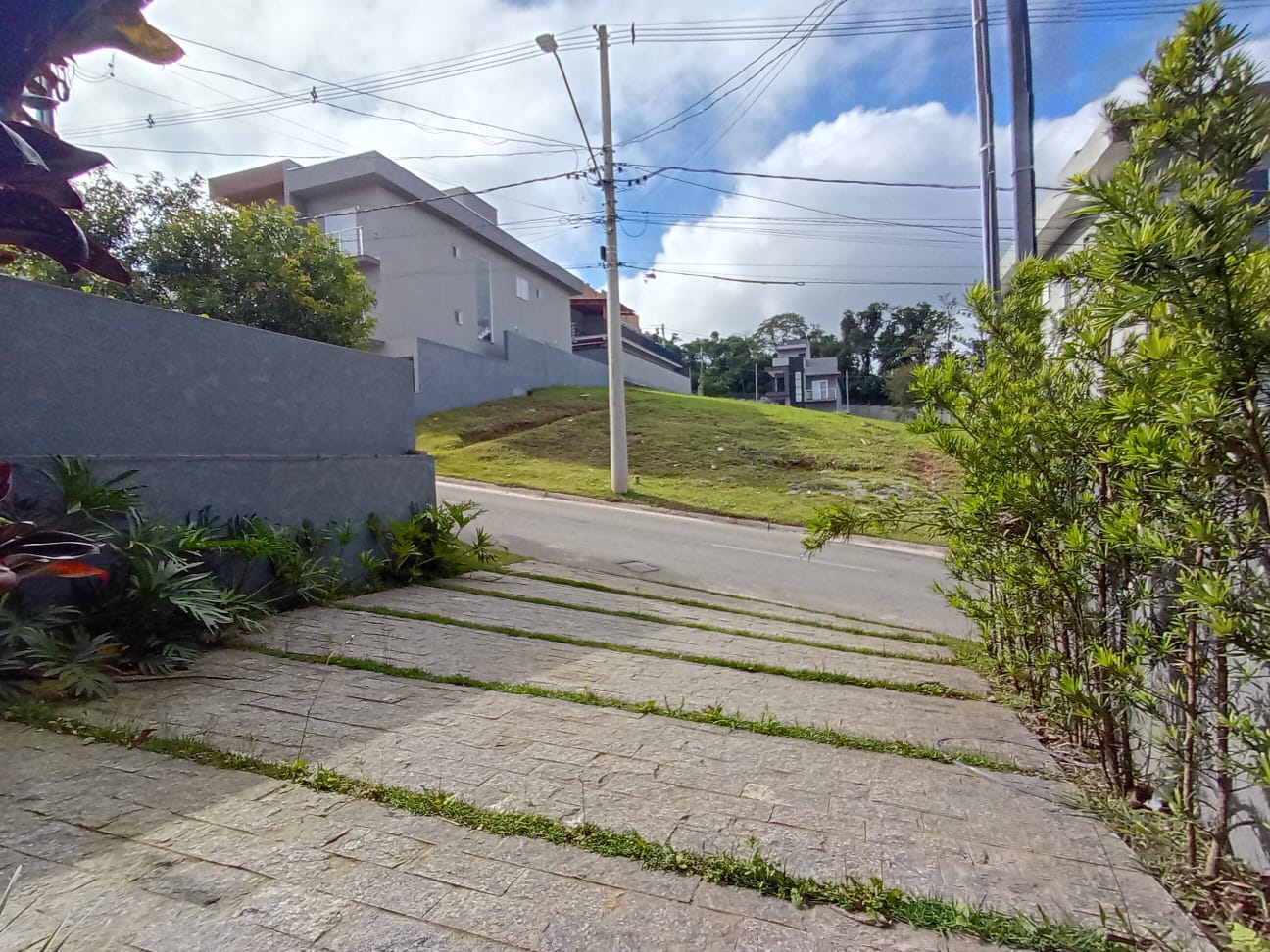 Novissima Casa com 03 Quartos sendo 01 Suíte -Terra Nobre Granja Vianna - Cotia/SP