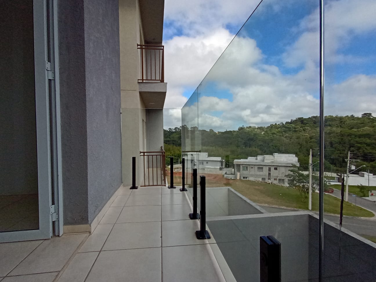 Novissima Casa com 03 Quartos sendo 01 Suíte -Terra Nobre Granja Vianna - Cotia/SP