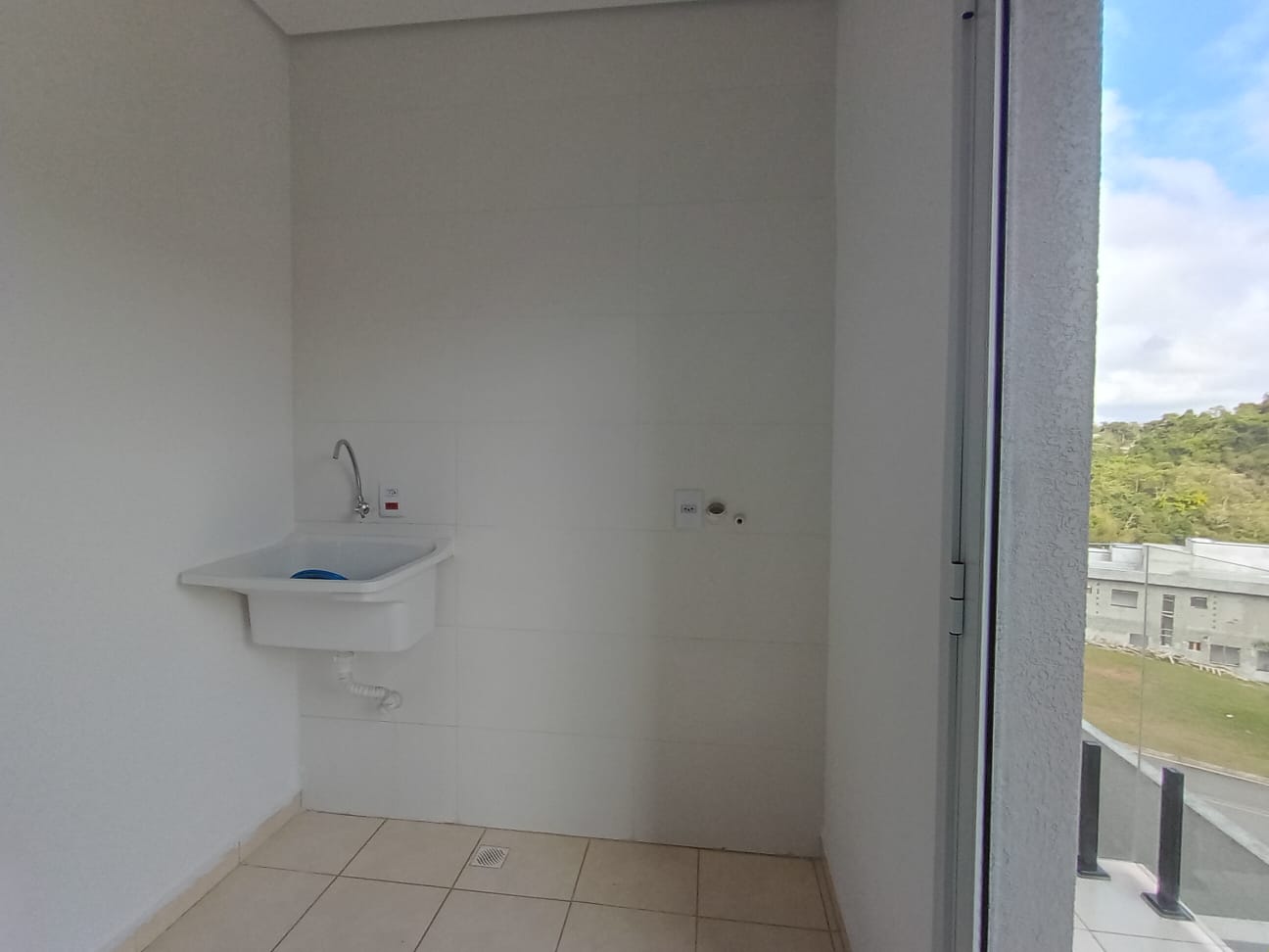 Novissima Casa com 03 Quartos sendo 01 Suíte -Terra Nobre Granja Vianna - Cotia/SP