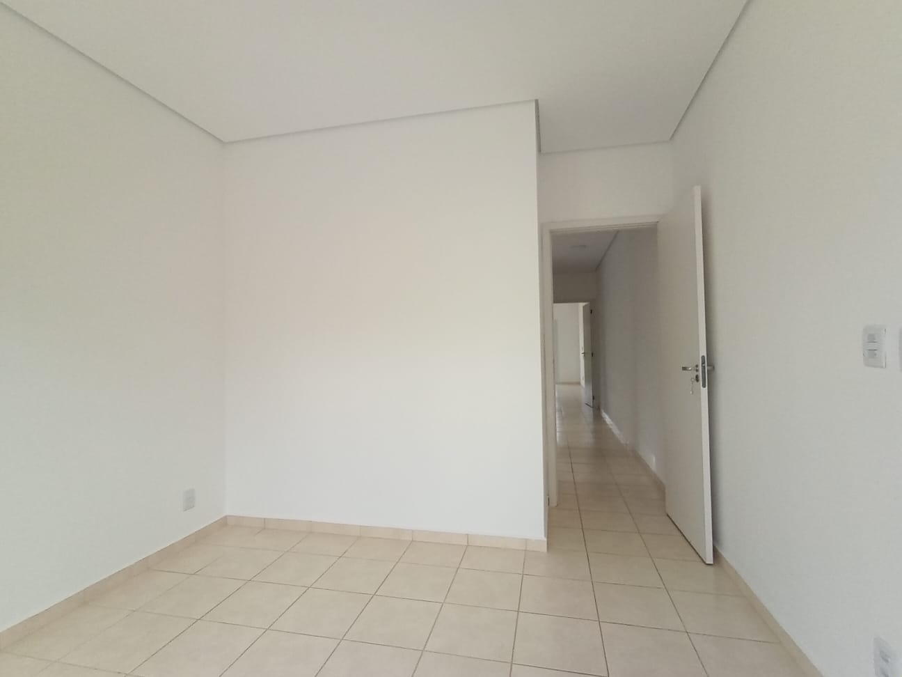 Novissima Casa com 03 Quartos sendo 01 Suíte -Terra Nobre Granja Vianna - Cotia/SP