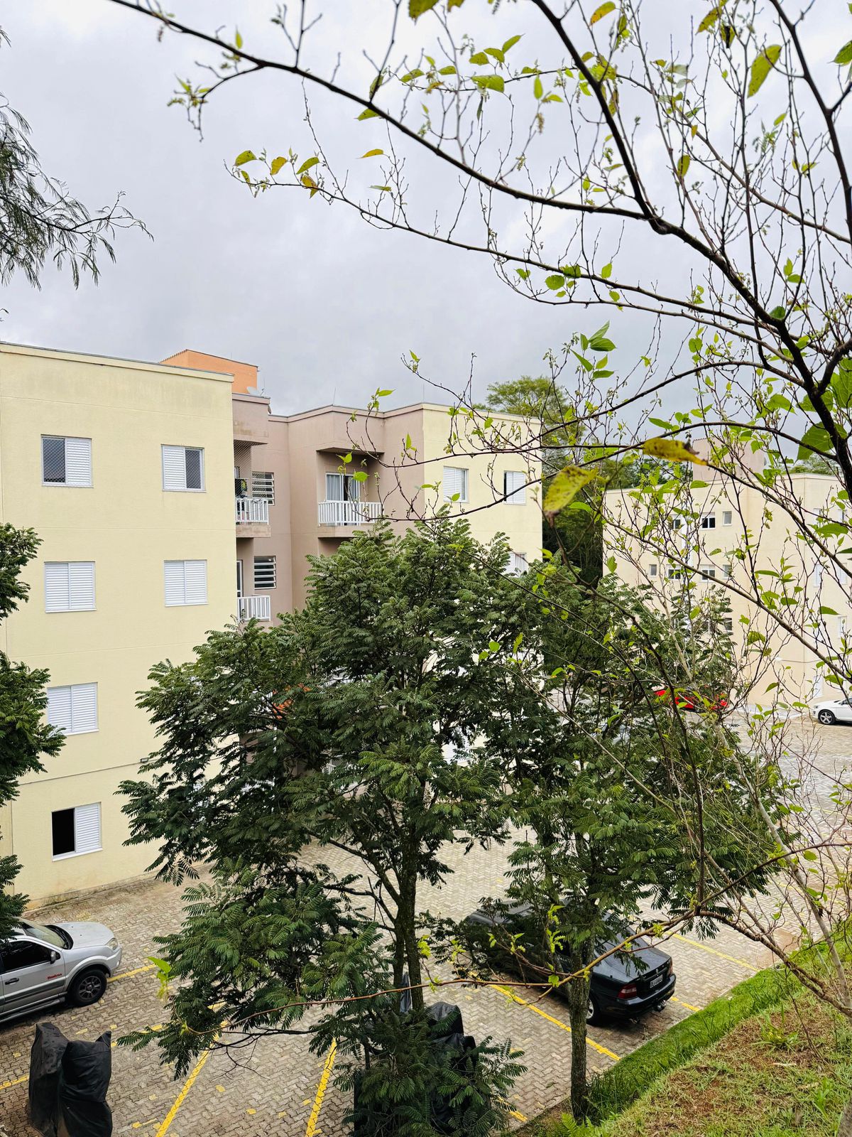 OPORTUNIDADE!!! APARTAMENTO - 02 QUARTOS e 02 VAGAS DE GARAGEM - RESID. DOU GRANJA VIANA - COTIA/SP