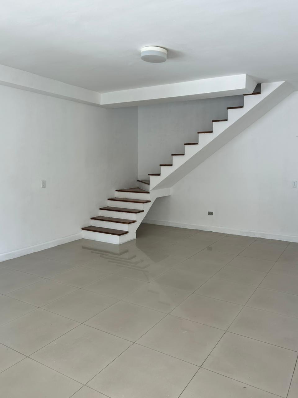 Casa com 2 Dormitórios - Jardim dos Ipês - Cotia/SP