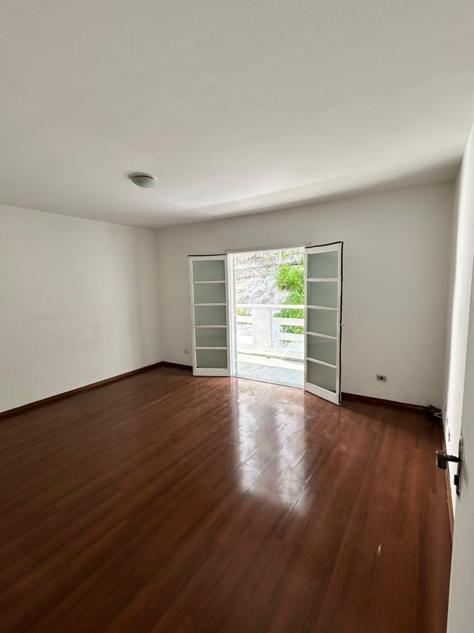 Casa com 2 Dormitórios - Jardim dos Ipês - Cotia/SP