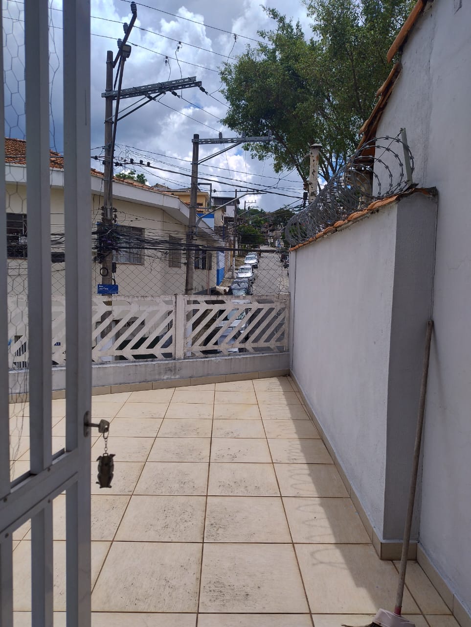 Ótima casa com 02 dormitórios e 02 vagas garagem - Vila Nova Mazzei - São Paulo