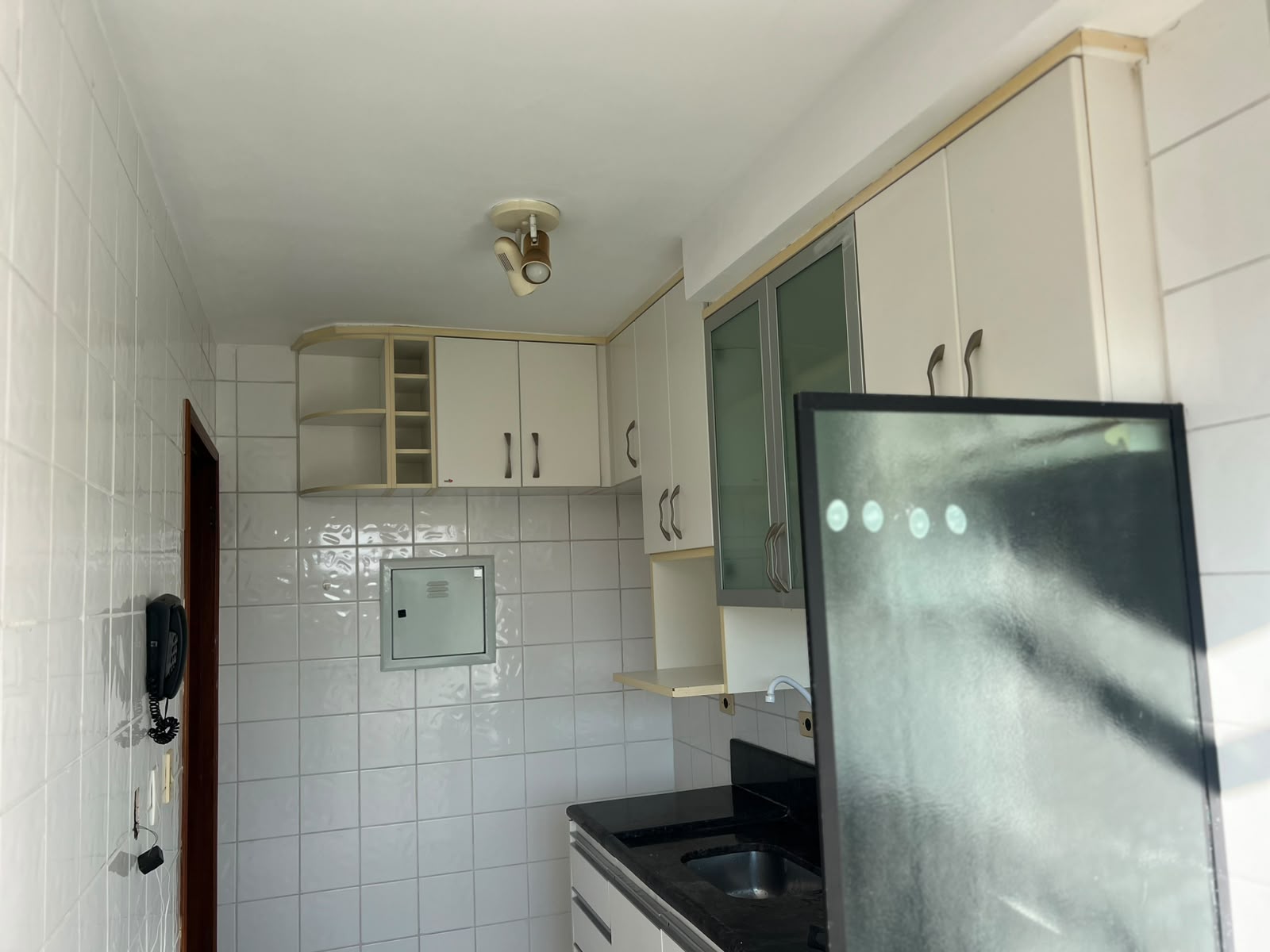 Apartamento com 02 Quartos - Residencial Sabiá - Cotia/SP