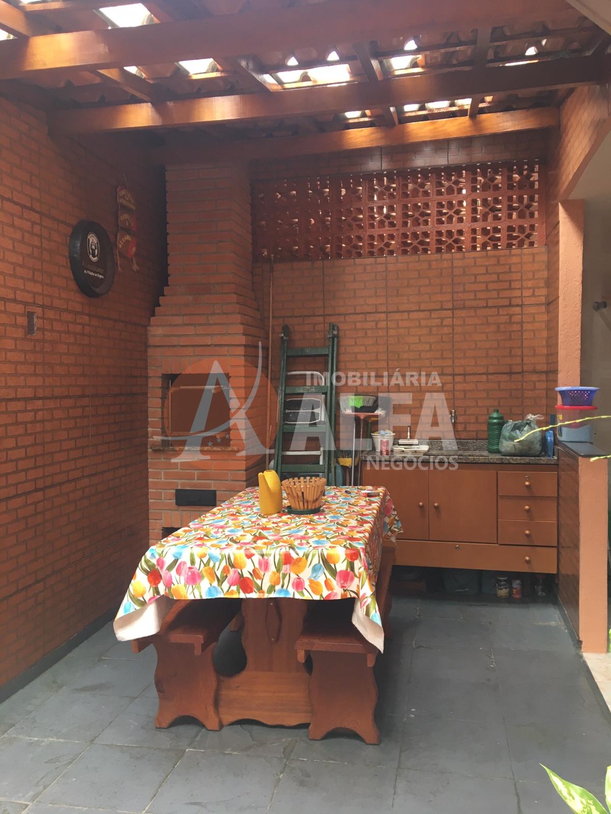 Casa à venda com 2 quartos, 70m² - Foto 17