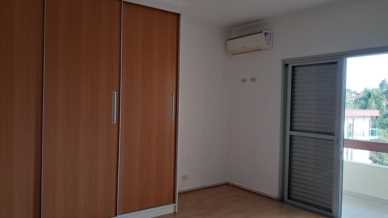 Casa com 04 Quartos - Condomínio Parque São Paulo - (Granja Viana) Cotia/SP