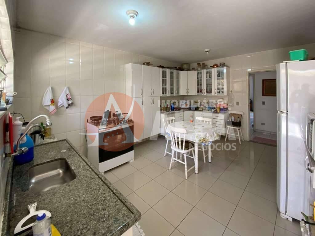 Casa à venda com 3 quartos, 176m² - Foto 18