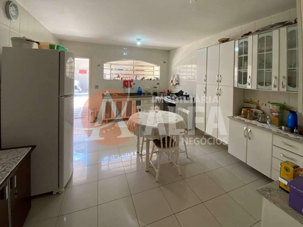 Casa à venda com 3 quartos, 176m² - Foto 16