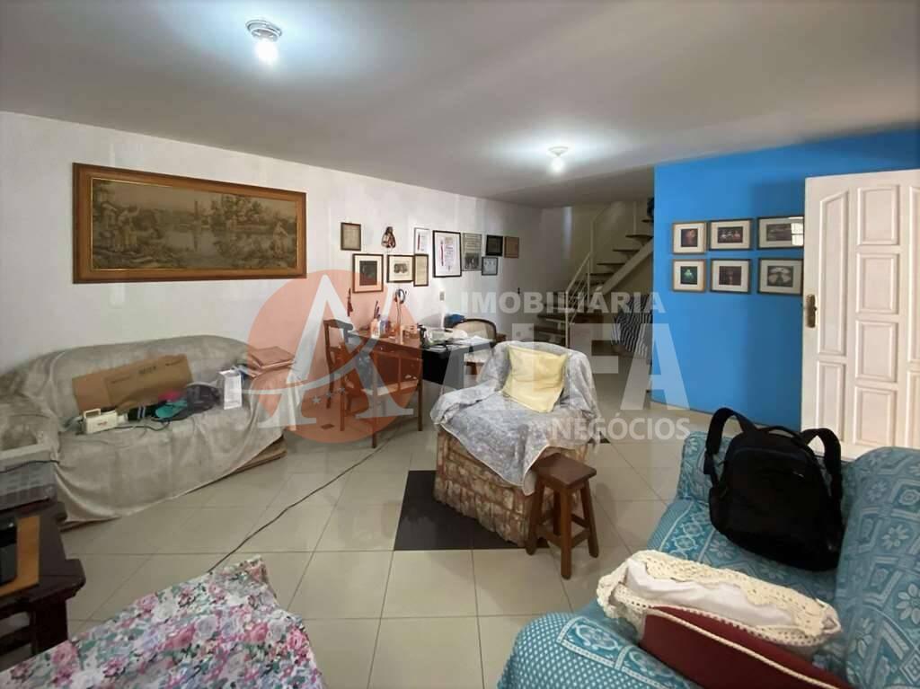 Casa à venda com 3 quartos, 176m² - Foto 3