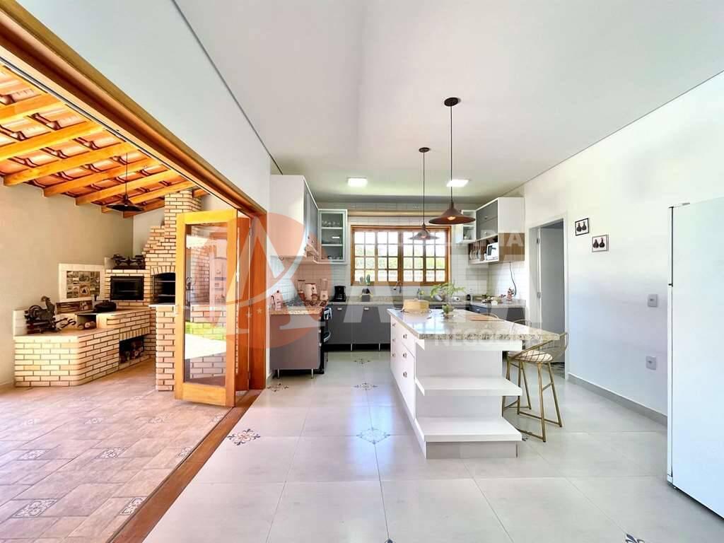 Casa à venda com 4 quartos, 820m² - Foto 19